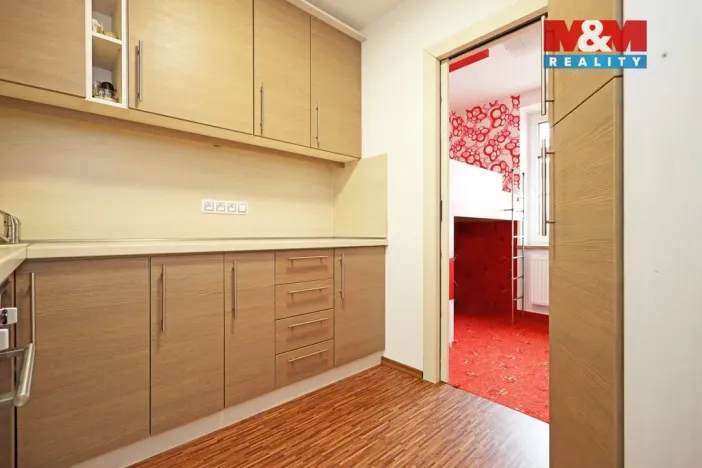 Prodej bytu 2+1, Karlovy Vary - Drahovice, Vítězná, 33 m2