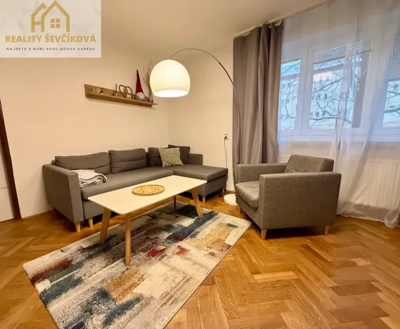 Pronájem bytu 2+1, Pardubice, Jiránkova, 63 m2