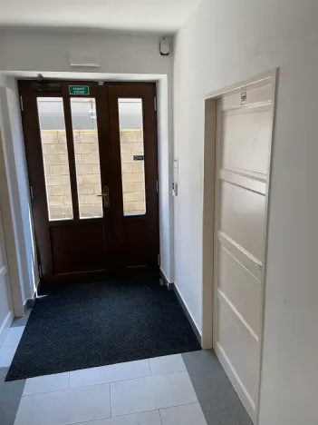 Pronájem kanceláře, Praha - Horní Počernice, Bystrá, 36 m2