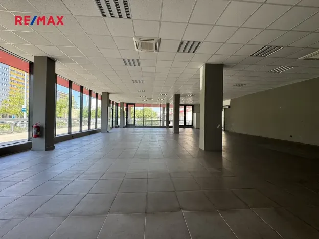 Pronájem obchodního prostoru, Hradec Králové, třída Edvarda Beneše, 220 m2