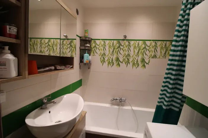 Prodej bytu 3+1, Karlovy Vary, Krymská, 68 m2