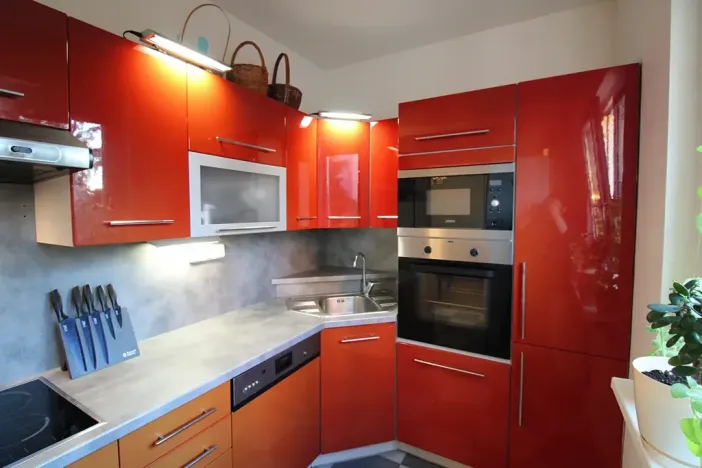 Prodej bytu 3+1, Karlovy Vary, Krymská, 68 m2