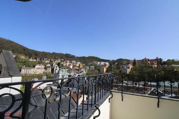 Prodej bytu 4+kk, Karlovy Vary, Pod Jelením skokem, 191 m2