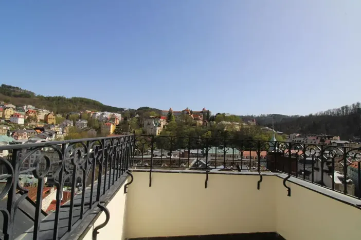Prodej bytu 4+kk, Karlovy Vary, Pod Jelením skokem, 191 m2
