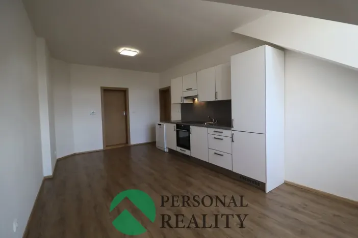 Pronájem bytu 2+kk, Karlovy Vary, Na Vyhlídce, 78 m2