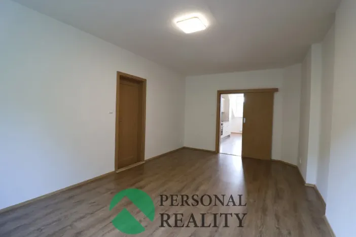 Pronájem bytu 2+kk, Karlovy Vary, Na Vyhlídce, 78 m2