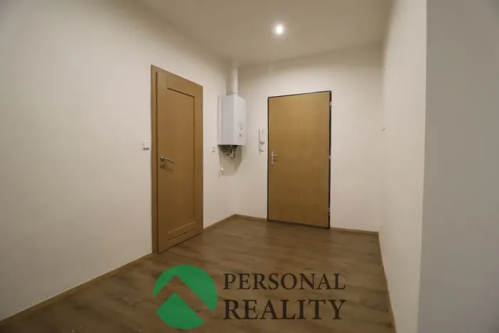 Pronájem bytu 2+kk, Karlovy Vary, Na Vyhlídce, 78 m2