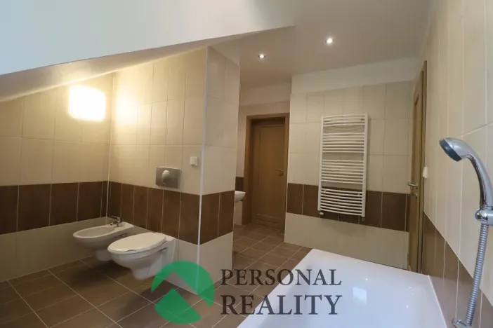 Pronájem bytu 2+kk, Karlovy Vary, Na Vyhlídce, 78 m2