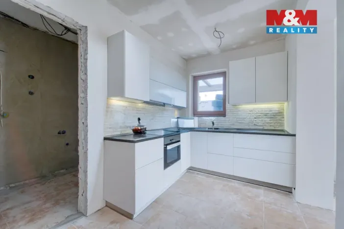 Prodej rodinného domu, Sadov - Lesov, 290 m2