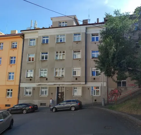 Dražba bytu 2+kk, Praha - Břevnov, U kaštanu, 50 m2