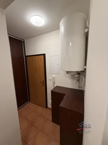 Pronájem bytu 2+kk, Praha - Letňany, Kuželova, 37 m2
