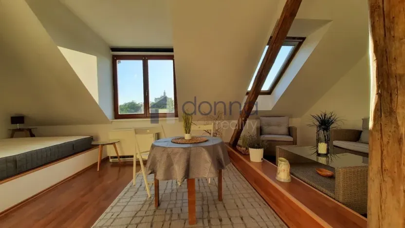 Pronájem bytu 1+kk, Praha, Na vartě, 37 m2