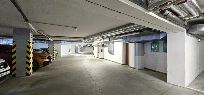 Prodej garážového stání, Brno, Říčanská, 12 m2