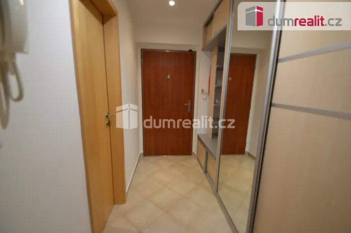 Pronájem bytu 1+kk, Praha - Prosek, Trmická, 36 m2