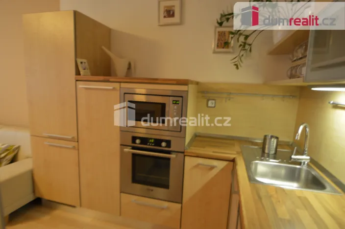 Pronájem bytu 1+kk, Praha - Prosek, Trmická, 36 m2