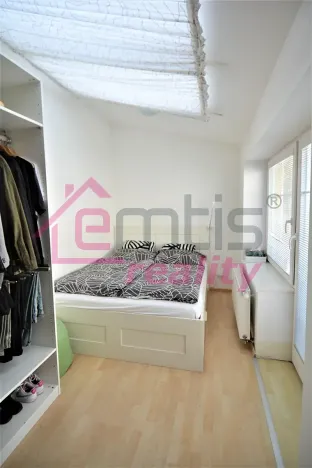 Pronájem bytu 2+kk, Praha - Břevnov, Za Strahovem, 42 m2