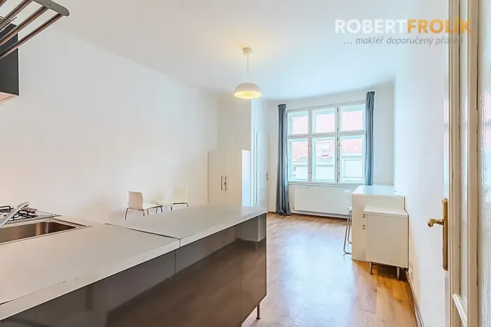 Pronájem bytu 1+1, Praha - Bubeneč, V. P. Čkalova, 55 m2