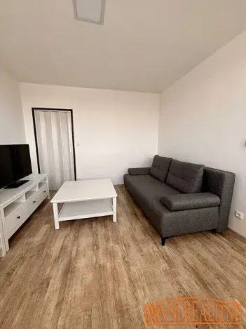 Pronájem bytu 1+1, Uherský Brod, nám. 1. máje, 29 m2