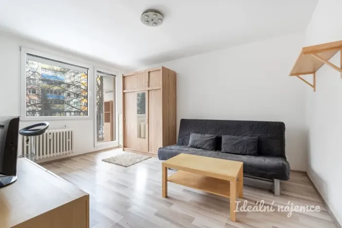Pronájem bytu 1+kk, Praha - Prosek, Bílinská, 26 m2