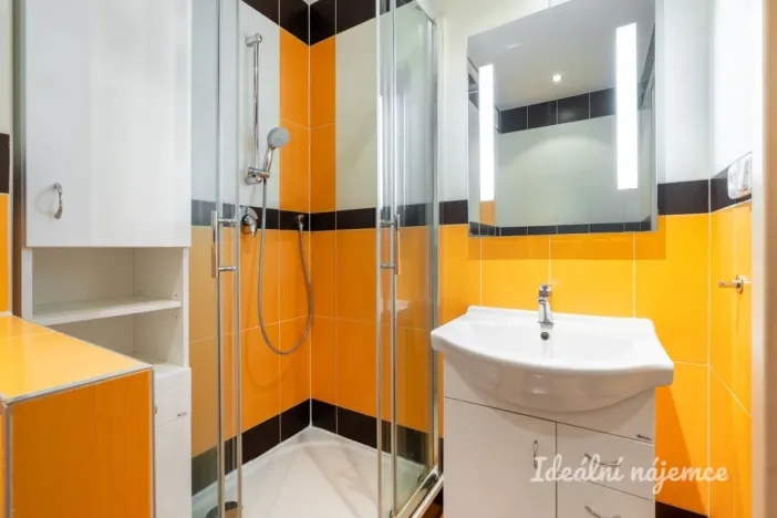 Pronájem bytu 1+kk, Praha - Prosek, Bílinská, 26 m2