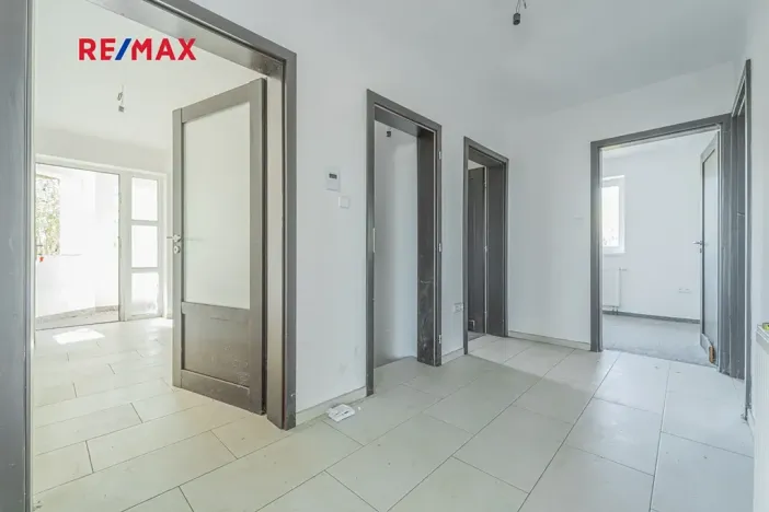 Prodej rodinného domu, Vinařice, 191 m2