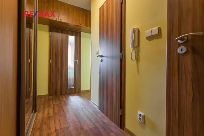Pronájem bytu 2+kk, Kladno, Ústecká, 41 m2
