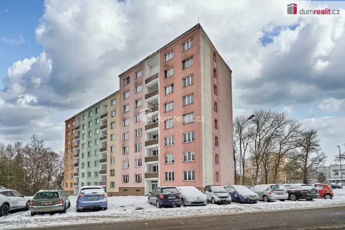 Prodej bytu 2+1, Karlovy Vary - Stará Role, Závodu míru, 63 m2