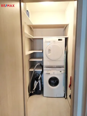 Pronájem bytu 4+1, Praha - Kobylisy, Služská, 96 m2