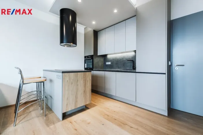 Pronájem bytu 2+kk, Praha - Libeň, U Vlachovky, 53 m2