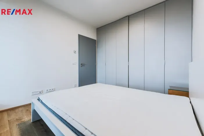 Pronájem bytu 2+kk, Praha - Libeň, U Vlachovky, 53 m2