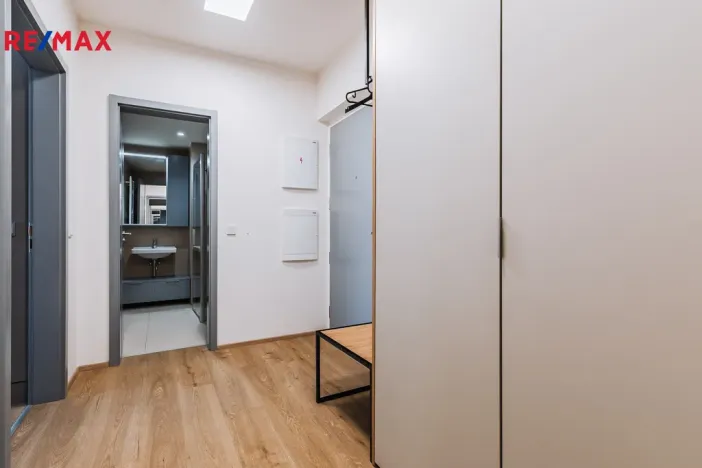 Pronájem bytu 2+kk, Praha - Libeň, U Vlachovky, 53 m2