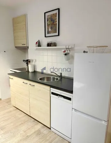 Pronájem bytu 2+kk, Praha, Pod Nouzovem, 38 m2