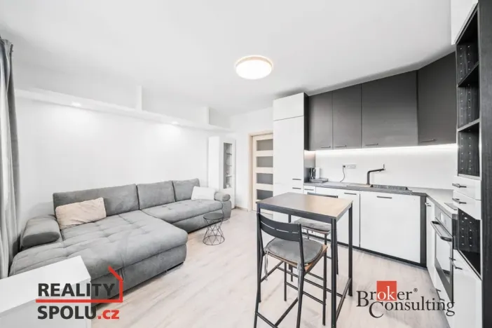 Pronájem bytu 1+kk, Plzeň - Bolevec, Kralovická, 32 m2