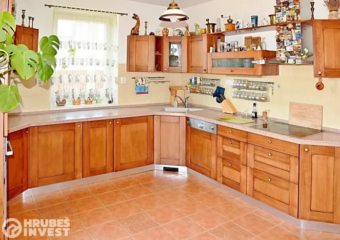 Prodej rodinného domu, Horní Jelení, Dvorská, 380 m2