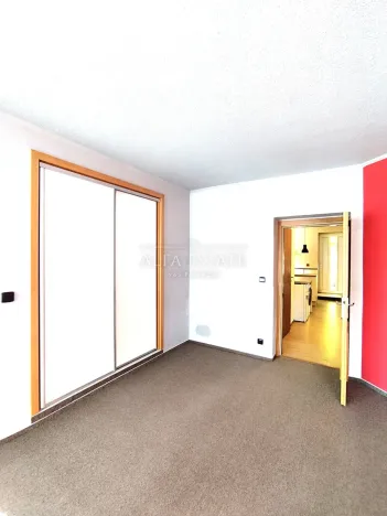 Pronájem bytu 1+1, Dalovice, Pod Parkem, 40 m2