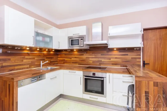 Pronájem rodinného domu, Opařany, 147 m2