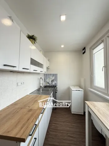 Prodej bytu 3+1, Zlín - Malenovice, Husova, 65 m2