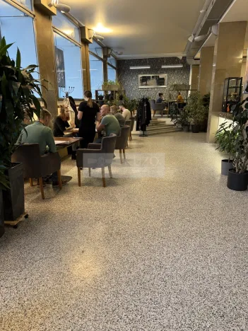 Pronájem restaurace, Pardubice, náměstí Republiky, 350 m2