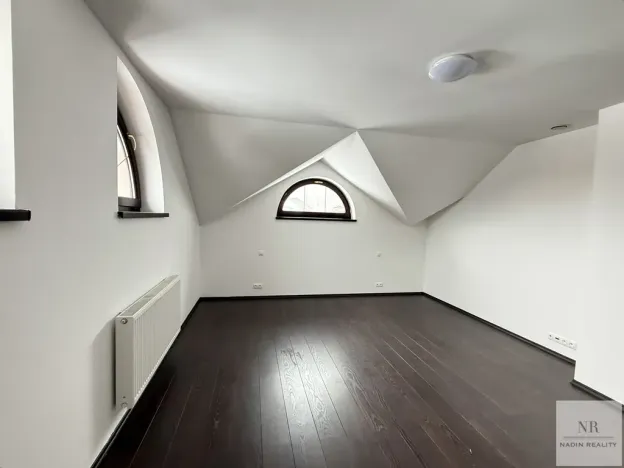 Prodej vily, Nová Role - Mezirolí, 350 m2