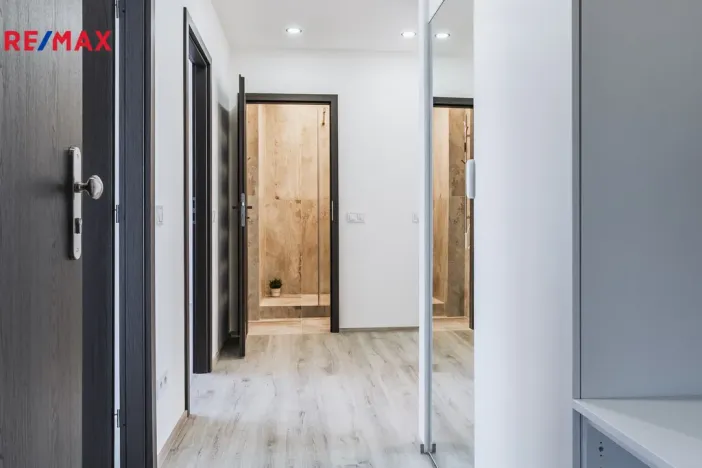 Pronájem bytu 3+1, Praha - Střížkov, Habartická, 61 m2