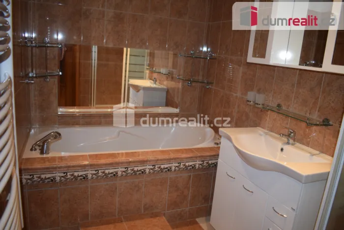 Pronájem bytu 4+1, Teplice - Trnovany, Krušnohorská, 78 m2