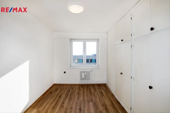 Pronájem bytu 3+1, Praha - Břevnov, Na Petřinách, 63 m2