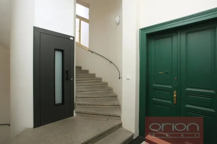 Pronájem bytu 3+1, Praha - Bubeneč, U akademie, 130 m2