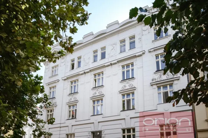 Pronájem bytu 3+1, Praha - Bubeneč, U akademie, 130 m2