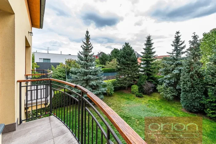 Pronájem rodinného domu, Praha - Břevnov, Oddělená, 316 m2