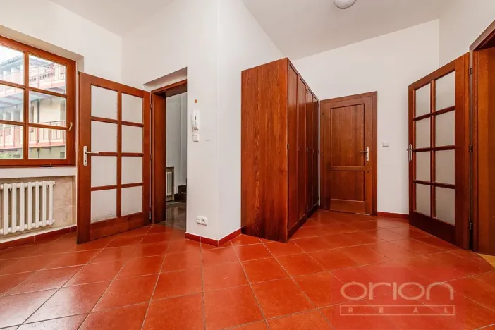 Pronájem rodinného domu, Praha - Břevnov, Oddělená, 316 m2