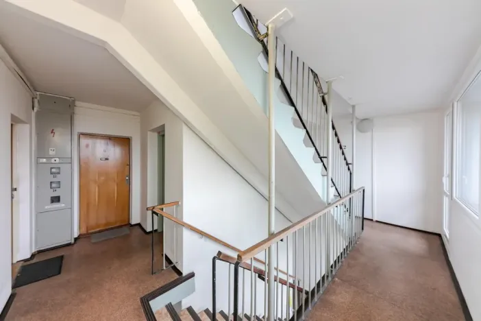 Pronájem bytu 2+kk, Praha - Kobylisy, Rajmonova, 55 m2