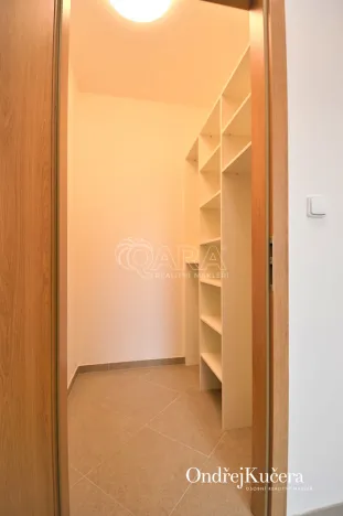 Pronájem bytu 1+kk, Praha - Ruzyně, Drnovská, 44 m2