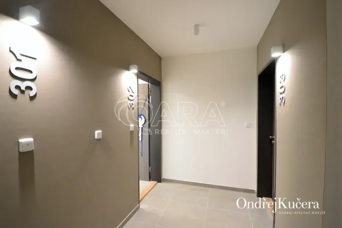 Pronájem bytu 1+kk, Praha - Ruzyně, Drnovská, 44 m2