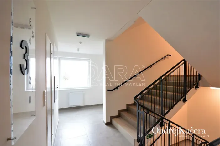 Pronájem bytu 1+kk, Praha - Ruzyně, Drnovská, 44 m2